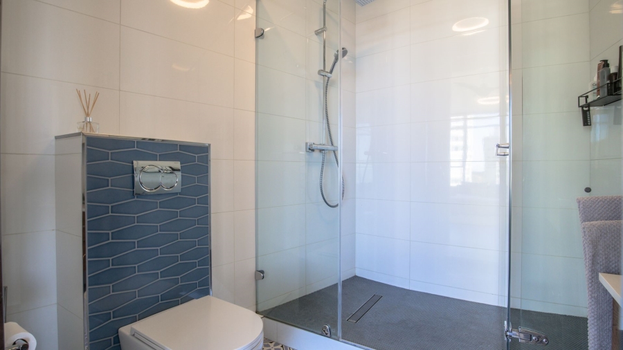1 Bedroom Property for Sale in Vredehoek Western Cape